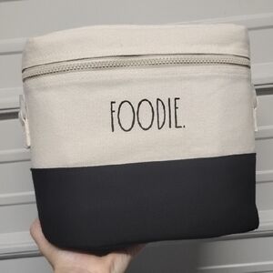 Black and Cream Lunch Box Foodie